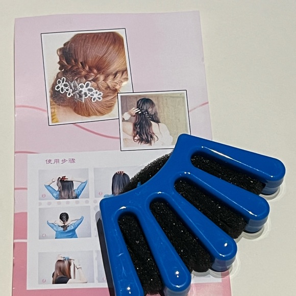 🎀🆕 Blue Five-finger Sponge Braiding Tool For Daily Use Of Rolls,Twists,Braids - Picture 3 of 7